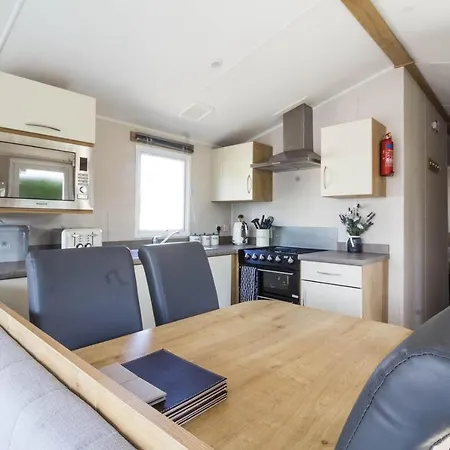 Brilliant 8 Berth Caravan At Southview Holiday Park In Skegness Ref 33005Ml Exterior photo