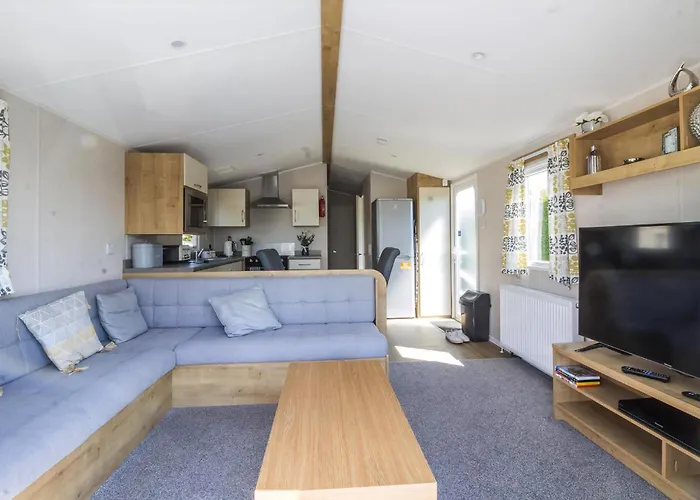 Brilliant 8 Berth Caravan At Southview Holiday Park In Skegness Ref 33005Ml