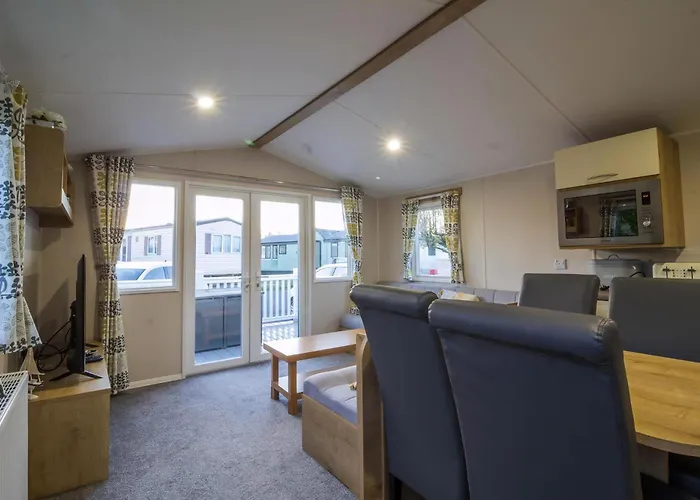 Brilliant 8 Berth Caravan At Southview Holiday Park In Skegness Ref 33005Ml