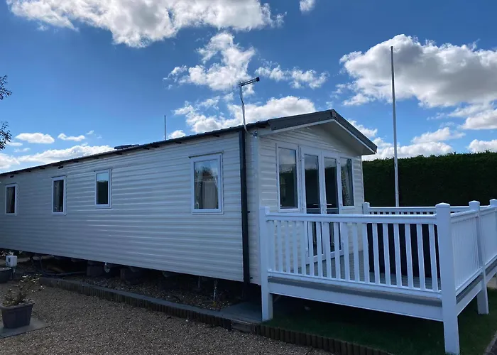 Brilliant 8 Berth Caravan At Southview Holiday Park In Skegness Ref 33005Ml