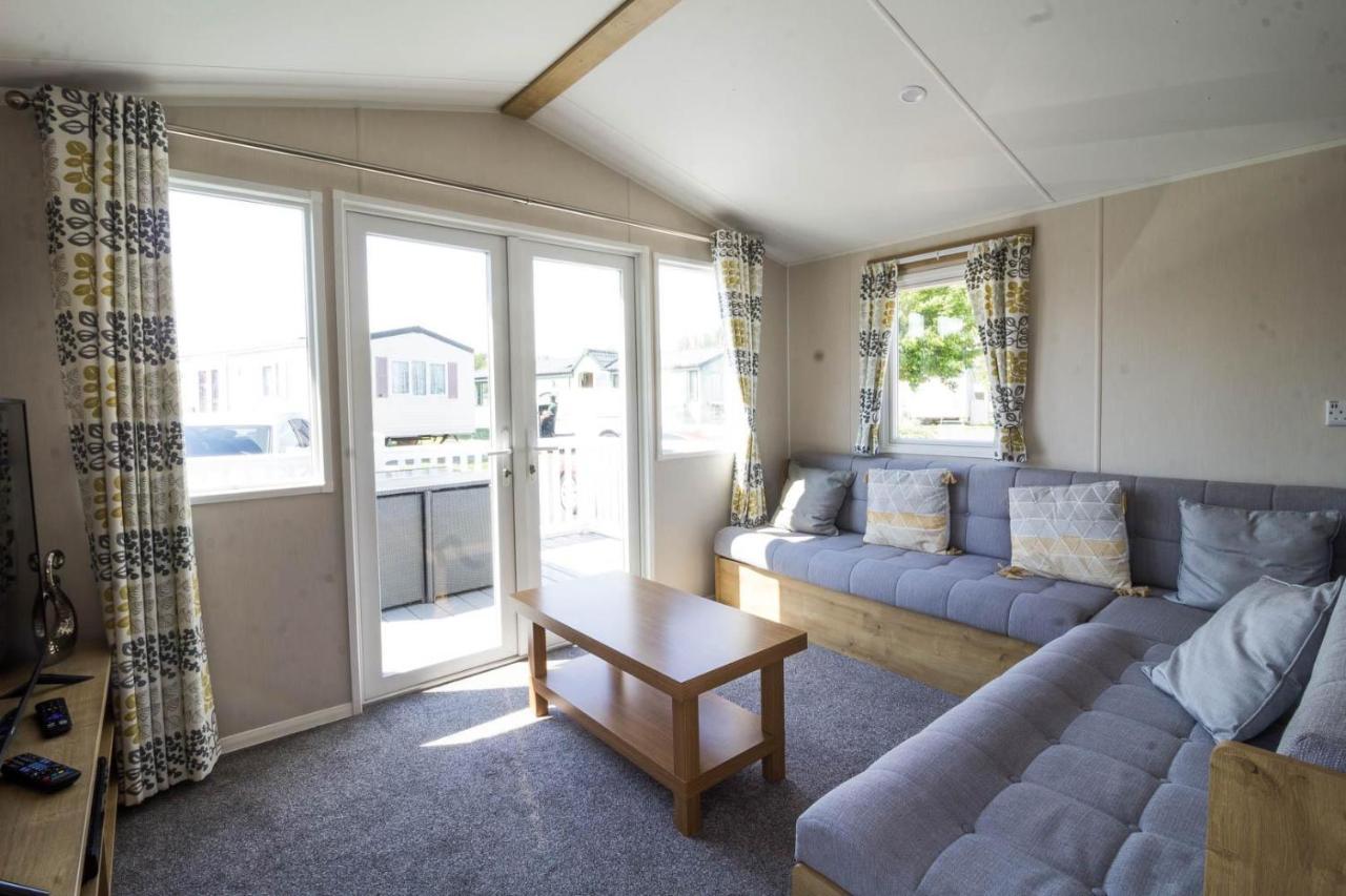 Brilliant 8 Berth Caravan At Southview In Ref 33005ml