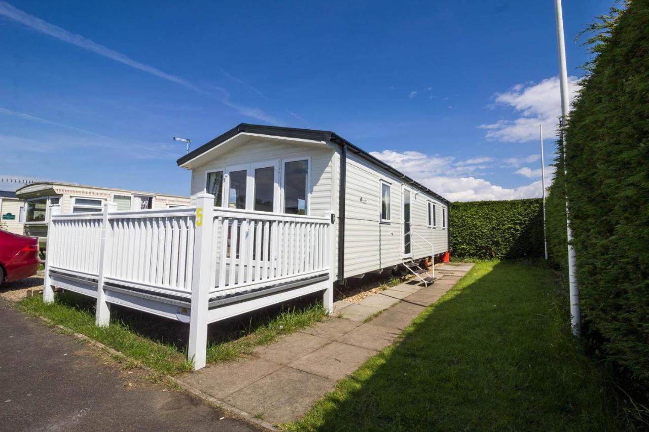 Campsite Brilliant 8 Berth Caravan At Southview In Ref 33005ml *