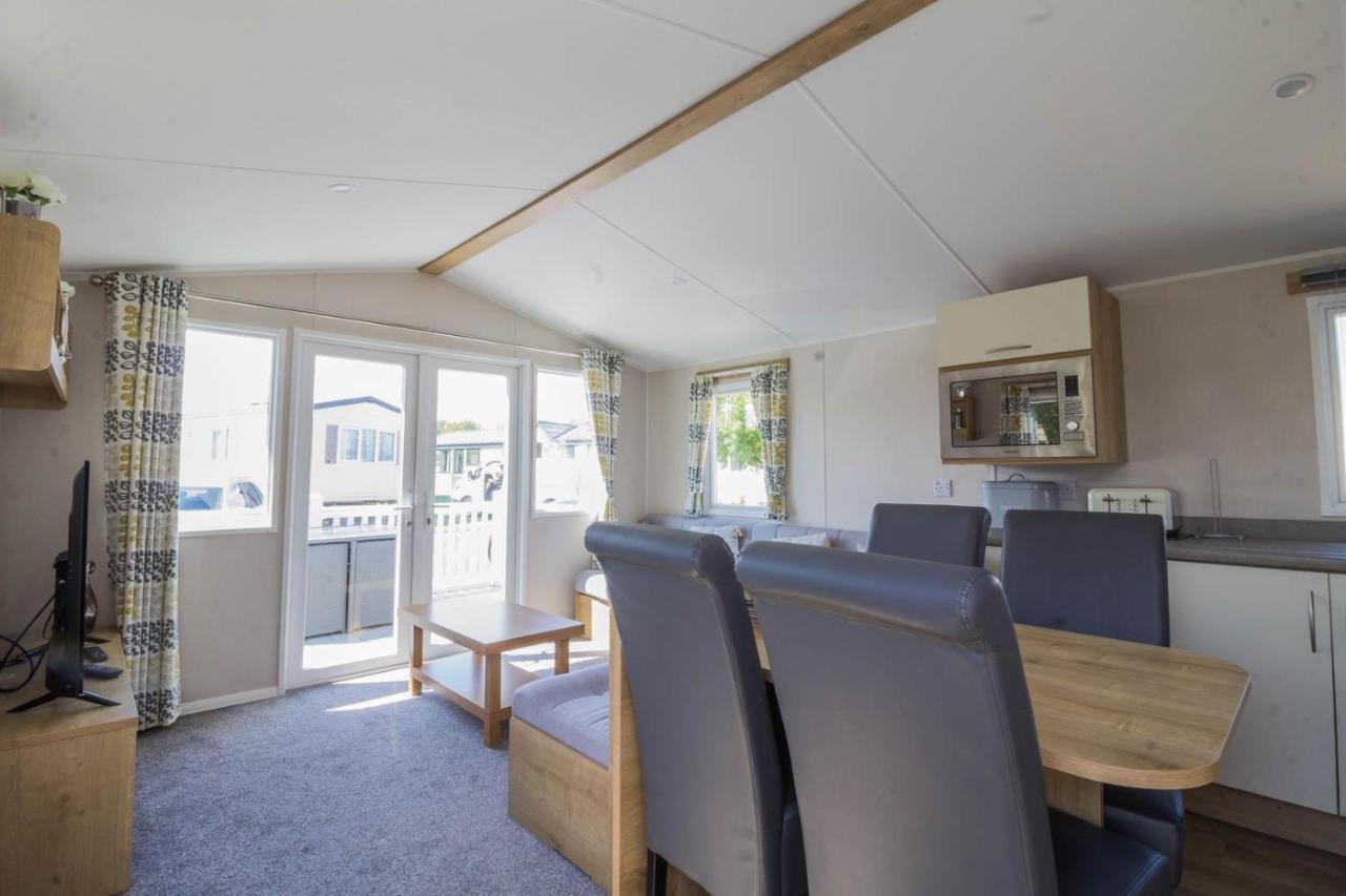 Brilliant 8 Berth Caravan At Southview In Ref 33005ml Skegness