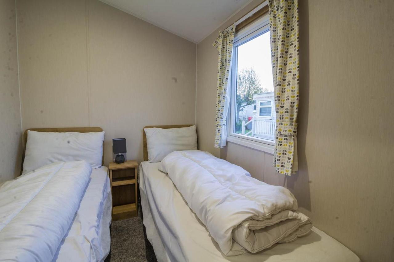 Brilliant 8 Berth Caravan At Southview In Ref 33005ml Skegness