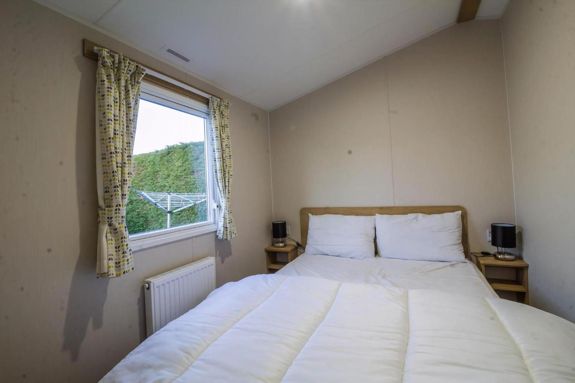 Brilliant 8 Berth Caravan At Southview In Ref 33005ml *