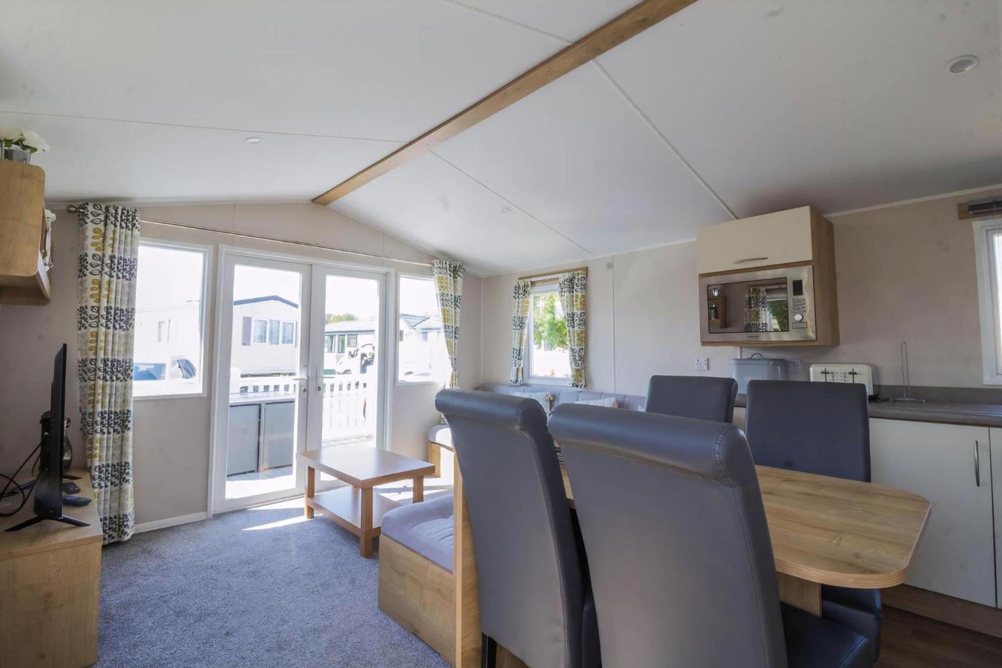 Campsite Brilliant 8 Berth Caravan At Southview In Ref 33005ml